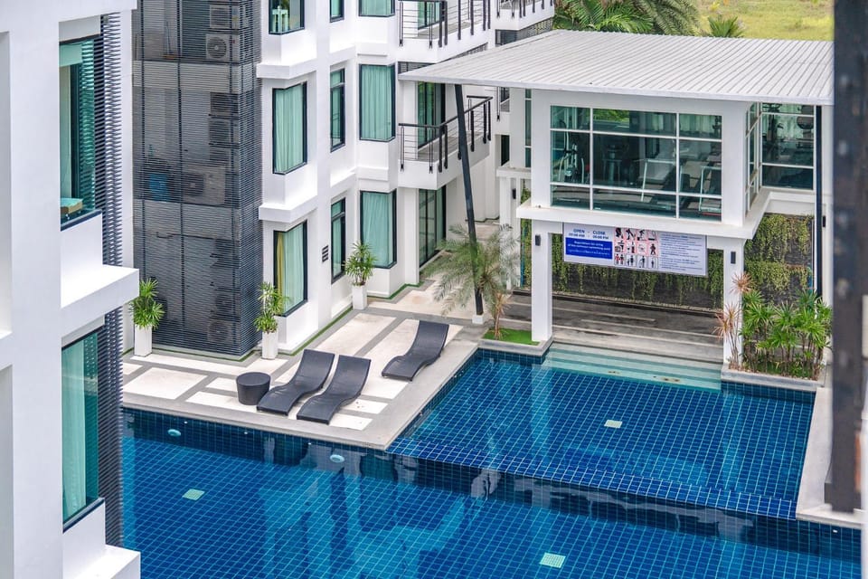 C205 4BR Pool, Mountain Views & Prime Location Apartment in Kamala