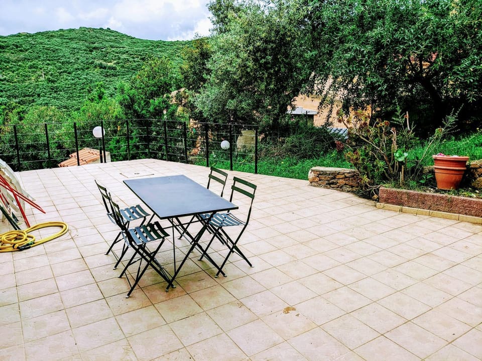 Patio, Garden, Balcony/Terrace, Mountain view