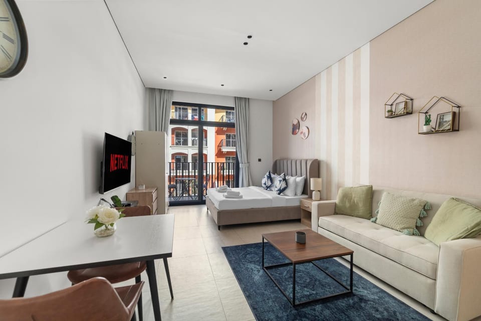 VayK - Contemporary and Cozy Studio in the Heart of JVC Apartment in Dubai
