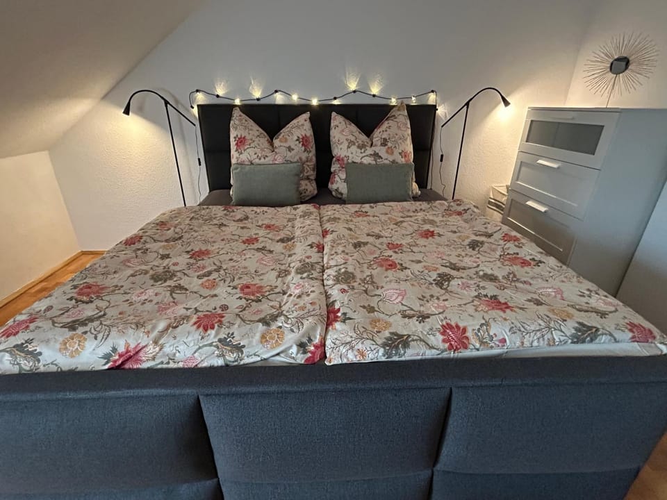 Bed, Bedroom