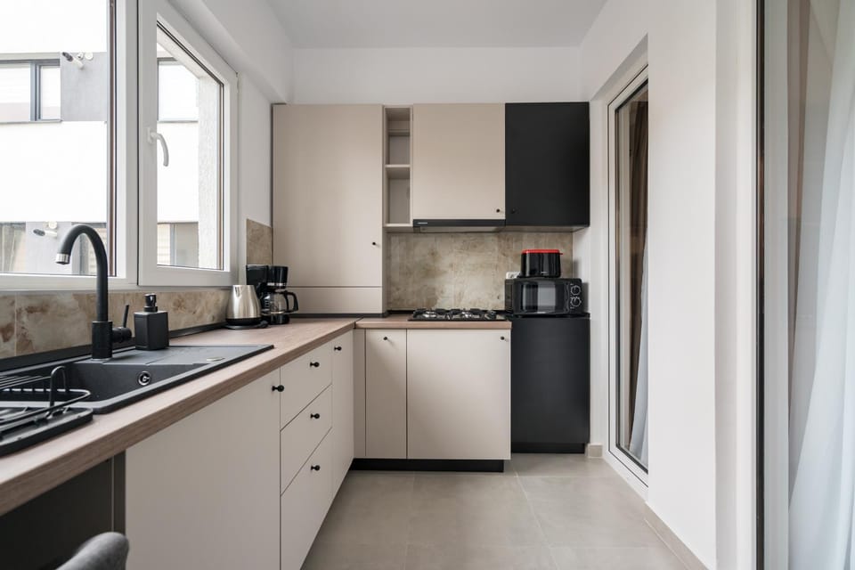 Coffee/tea facilities, stove, toaster