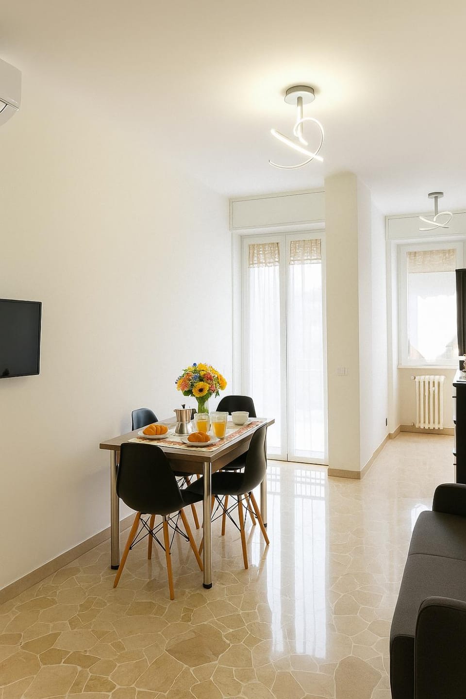 Living room, Dining area