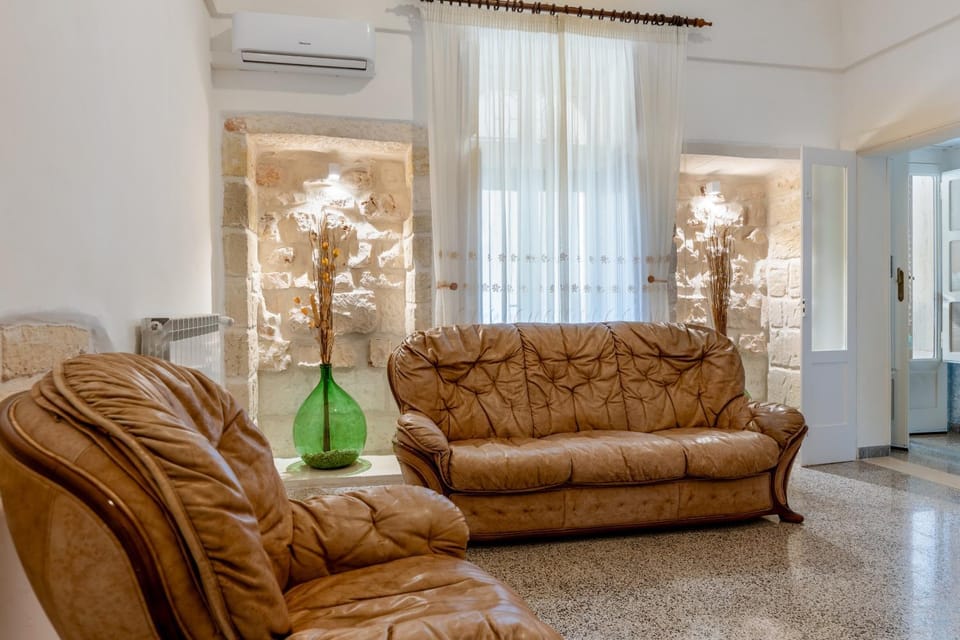 Trullo Petronella House in Province of Taranto