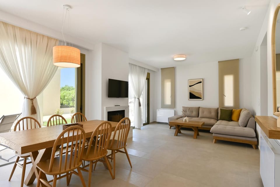 TV and multimedia, Living room, Seating area