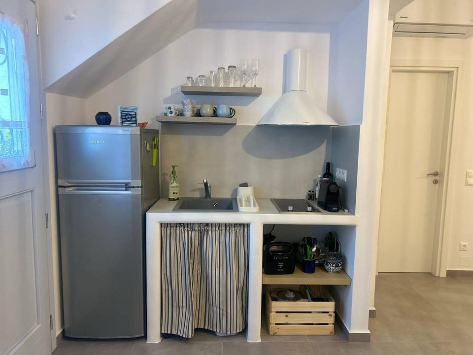 Almires 1-Stay 20m from Aegean Sea Apartment in Milos