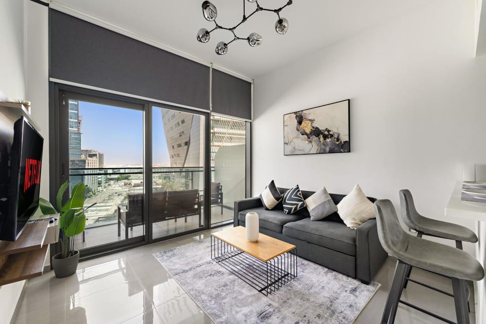 VayK - Modern 1BR Apartment in Business Bay Apartment in Dubai