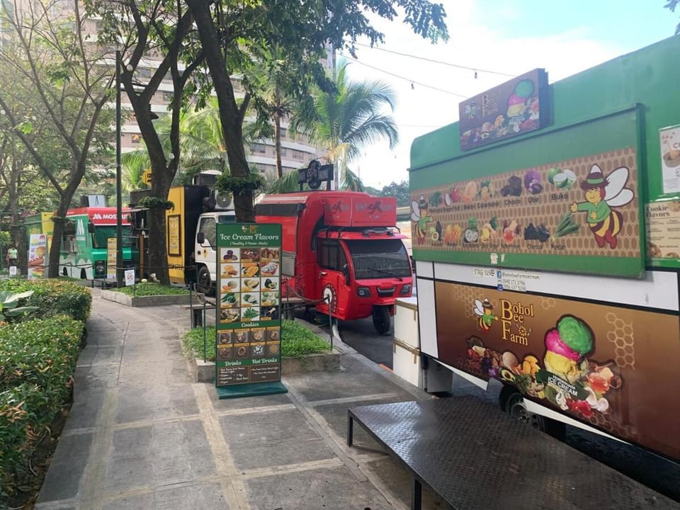 Avant at the Fort King bed Central 5mins to Highstreet BGC Apartment in Makati
