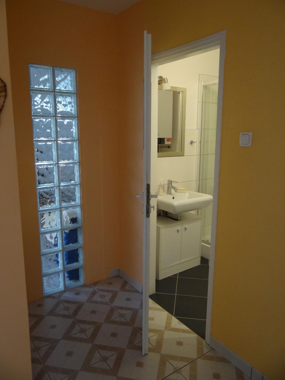 Mieszkanie gościnne Eva Apartment in Greater Poland Voivodeship