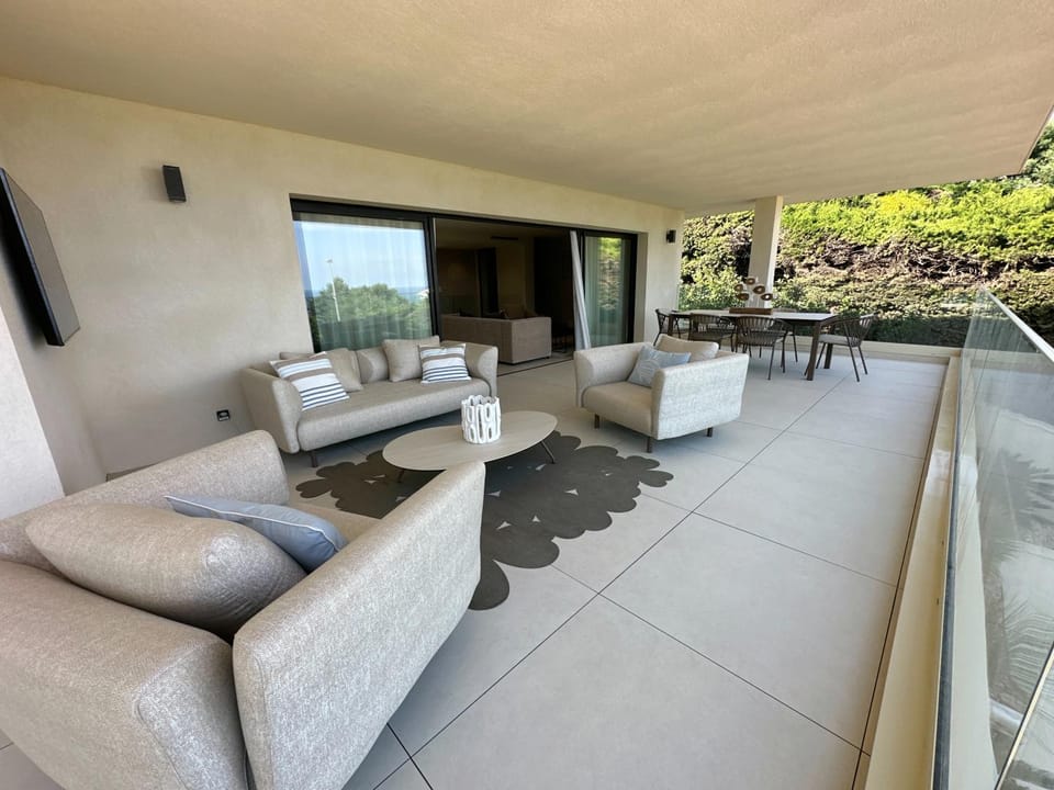 Villa Les Issambres, piscine débordement, vue mer Villa in Roquebrune-sur-Argens