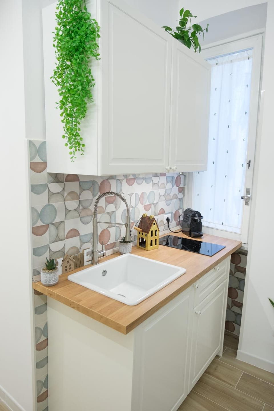 RainbHome Colourful Roman Suites Bed and Breakfast in Rome