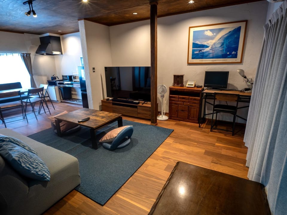 TV and multimedia, Living room, Seating area