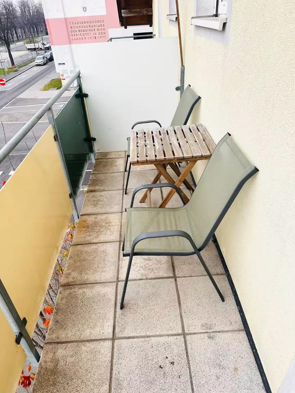 1 Min to Metro I Balcony I 20 Min to Inner City Apartment in Vienna
