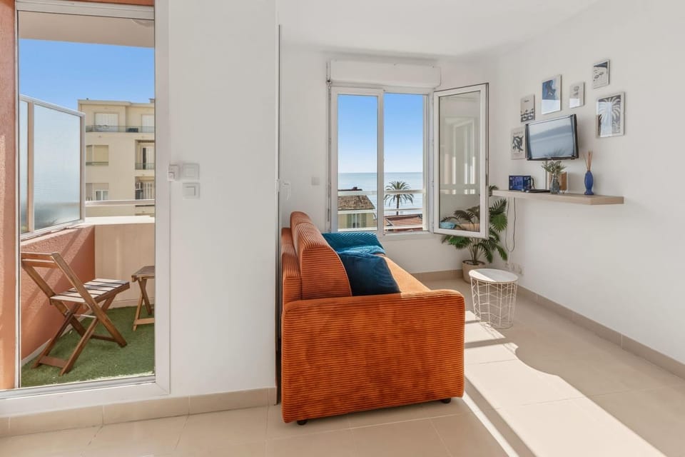 L'Azur - Seaview - AC - Tram - WIFI - Airport Apartment in Nice