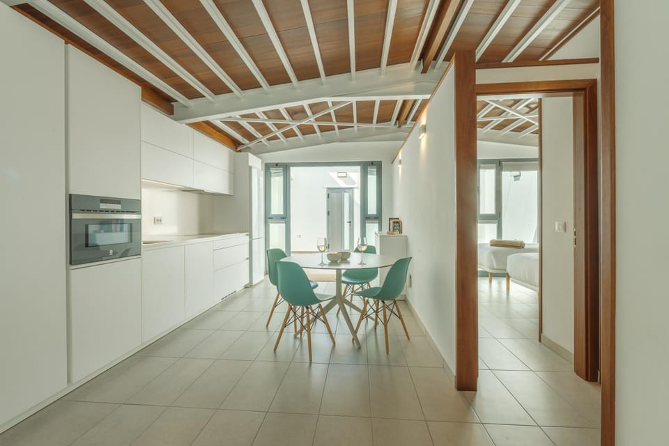 Kitchen or kitchenette, Bedroom