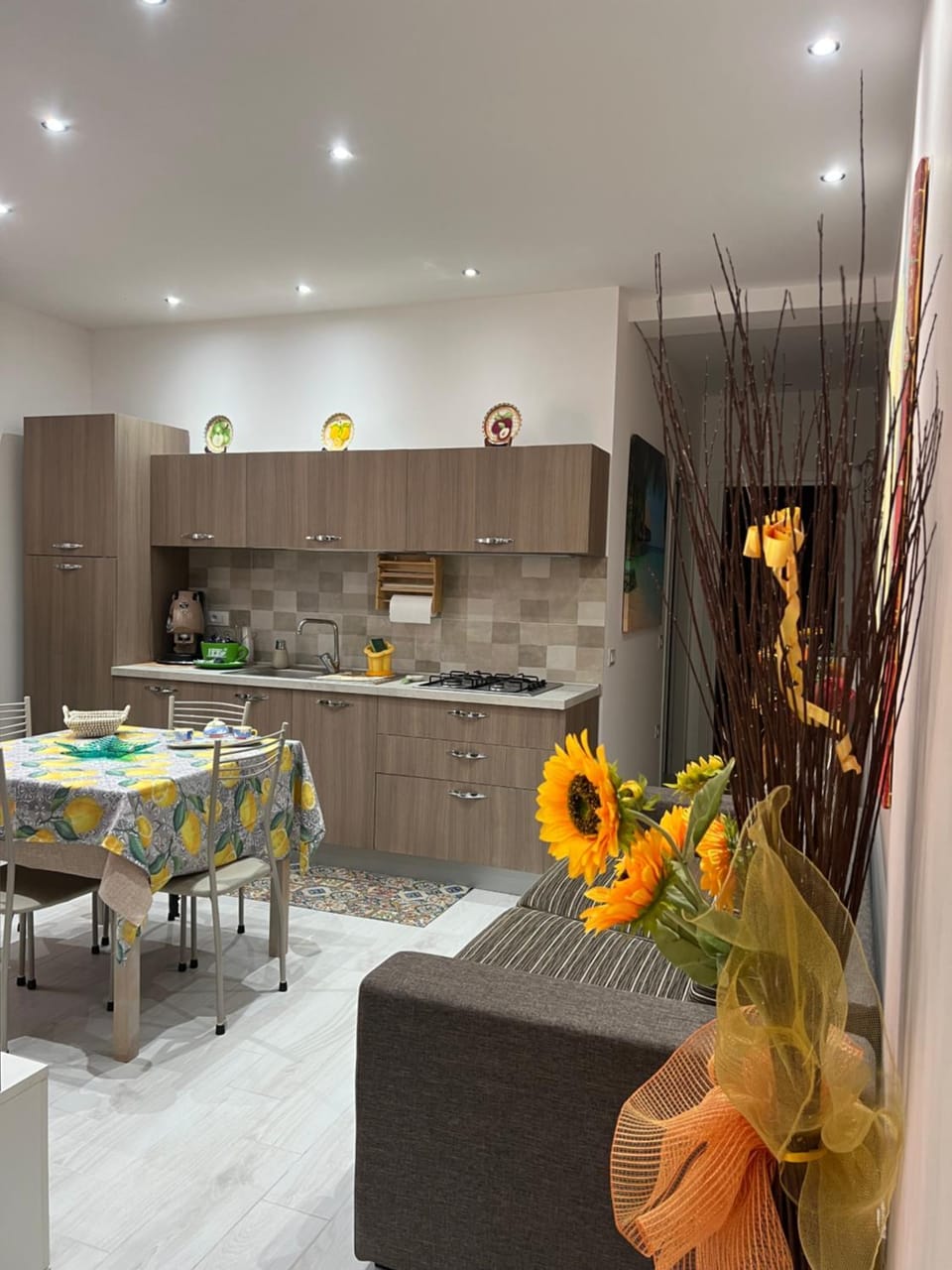 Kitchen or kitchenette, Seating area