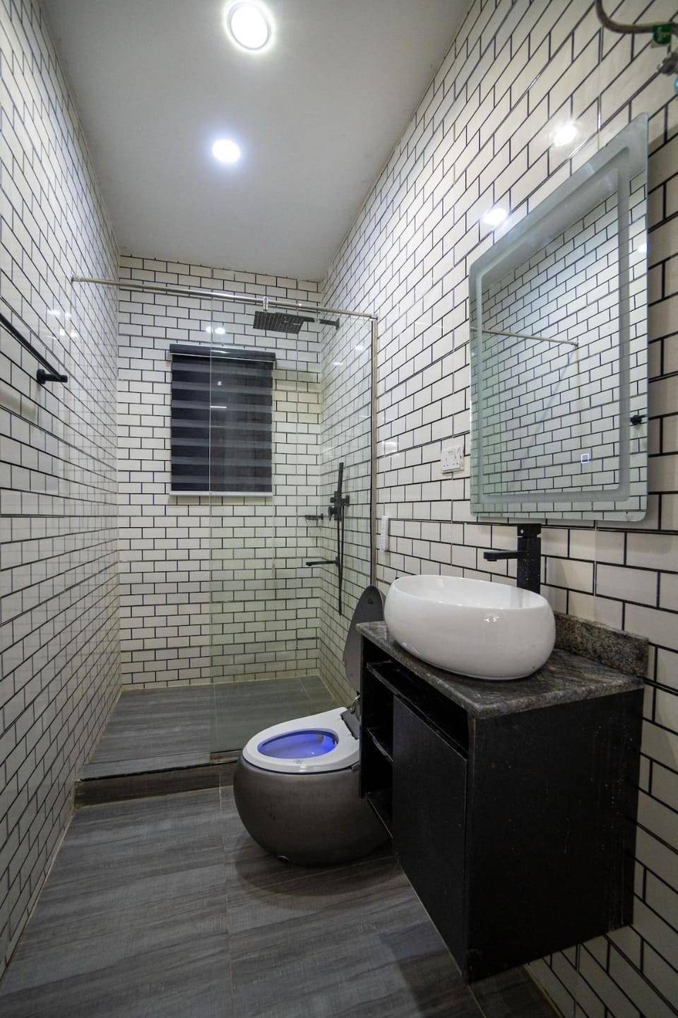 2br Top floor APT with sea view Apartment in Lagos, Nigeria