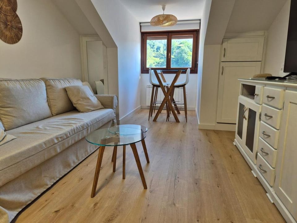 15A09 Cueva y Mar Apto con garaje by R2R Consulting Apartment in Asturias