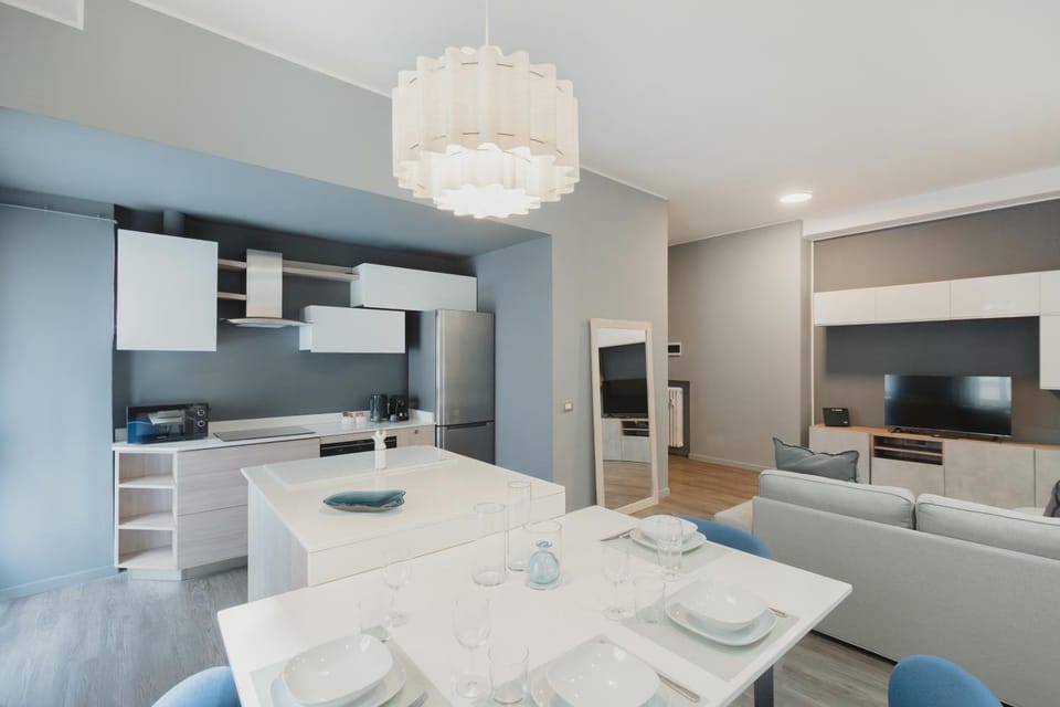 TV and multimedia, Kitchen or kitchenette, Living room, Seating area, Dining area, oven