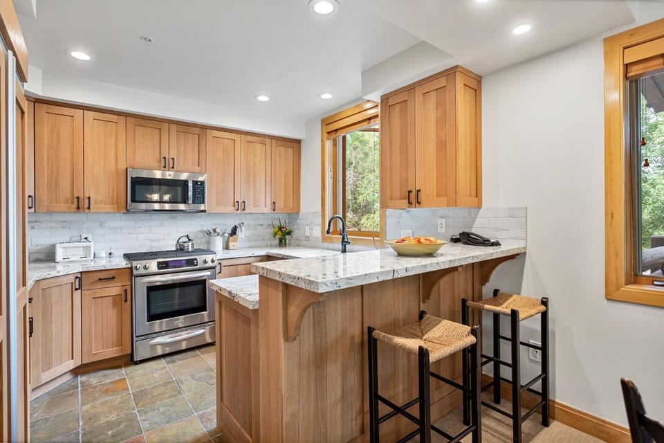 Trail's End Lodge at Deer Valley Resort - One Bedroom Residence with Spa #205 Apartment in Park City