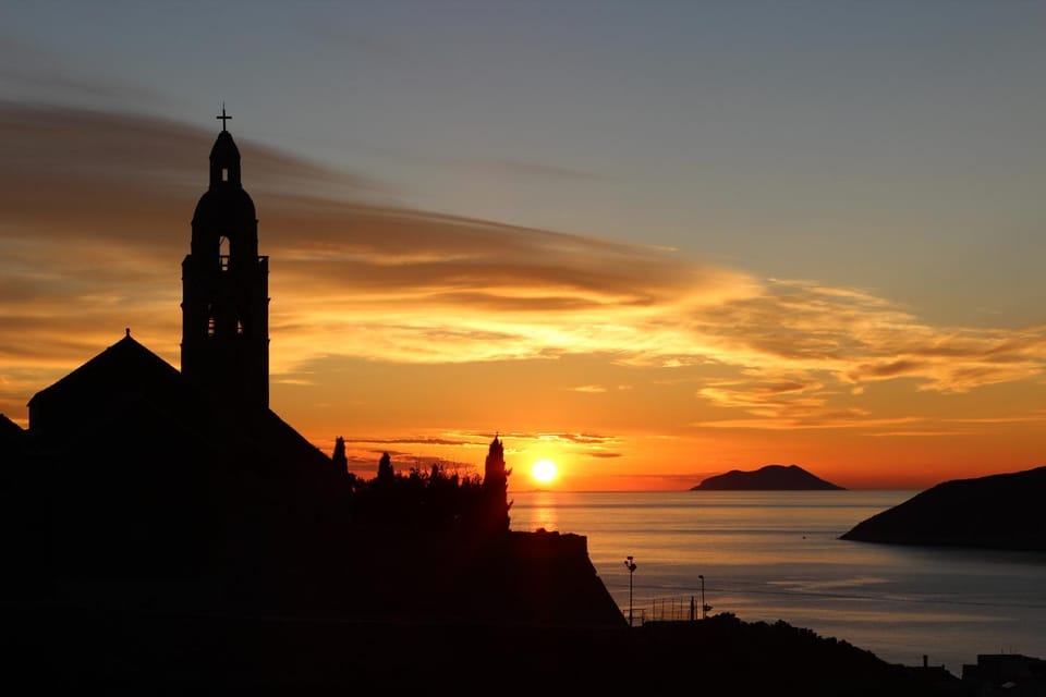 Day, Neighbourhood, Natural landscape, Sea view, Street view, Sunrise, Sunset