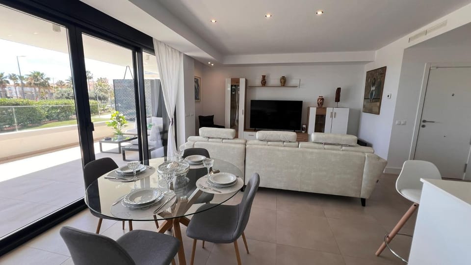 Living room, Dining area