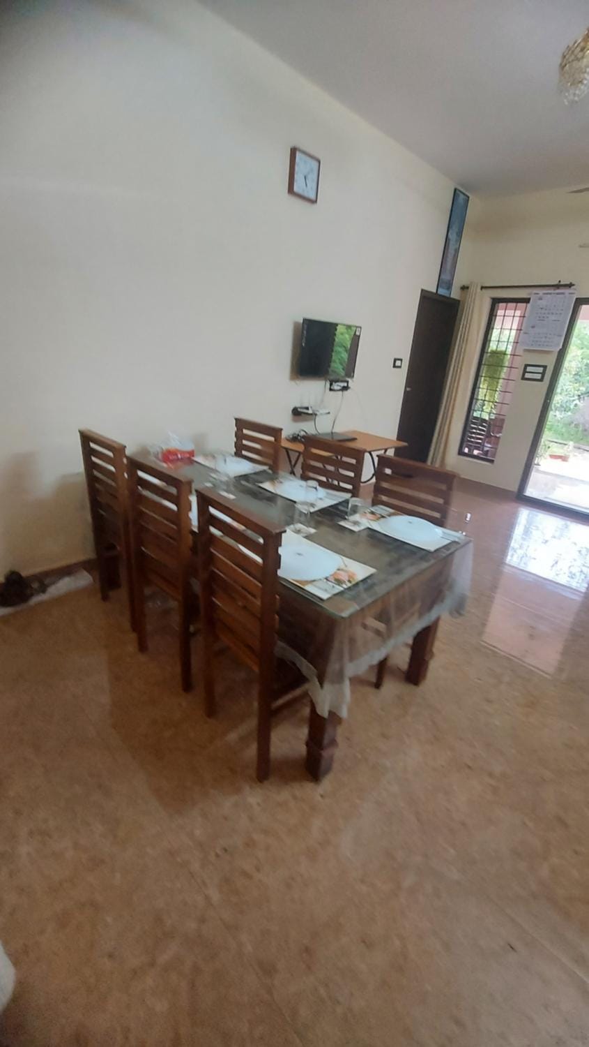 Restaurant/places to eat, Dining area