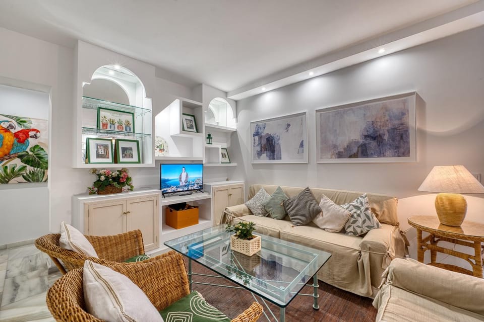 Communal lounge/ TV room, Living room