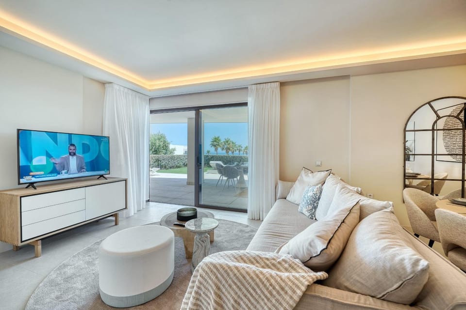 Communal lounge/ TV room, Living room