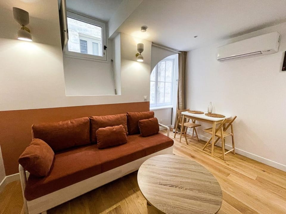 PS - Lovely Studio - Historic center - Very quiet Apartment in Bordeaux