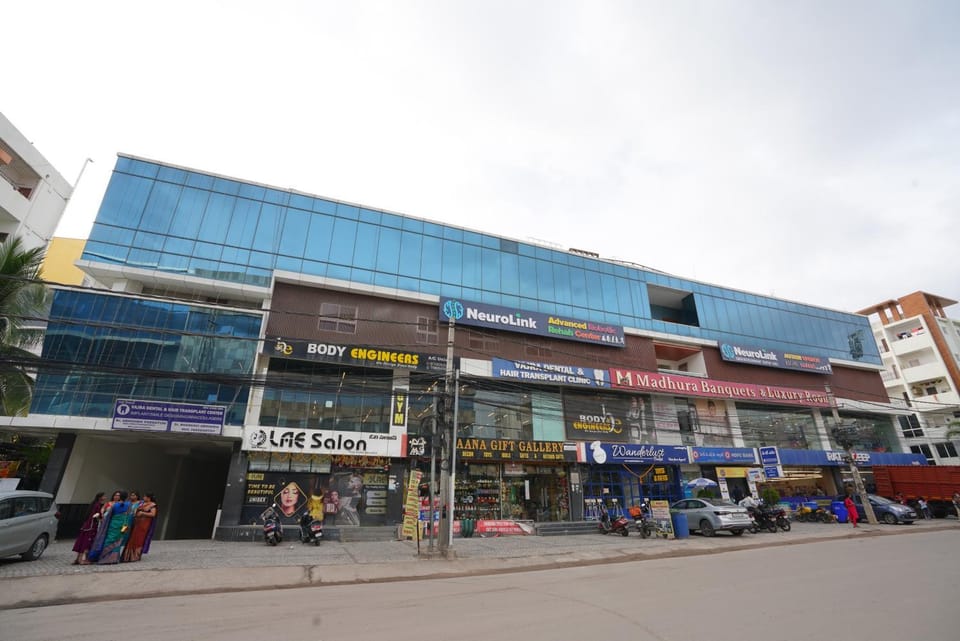 Property building, Neighbourhood, City view, Street view, Location