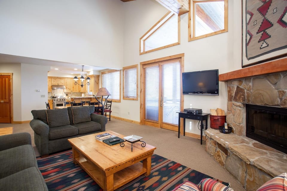 Trail's End Lodge At Deer Valley Resort - One Bedroom Residence With Spa #305 Apartment in Park City