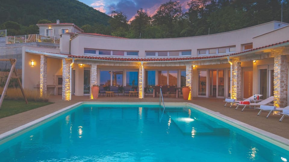 Natural landscape, Pool view, Swimming pool, sunbed