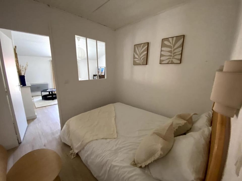 Loft du Mistral Charme Cinéma Allauch Apartment in Marseille