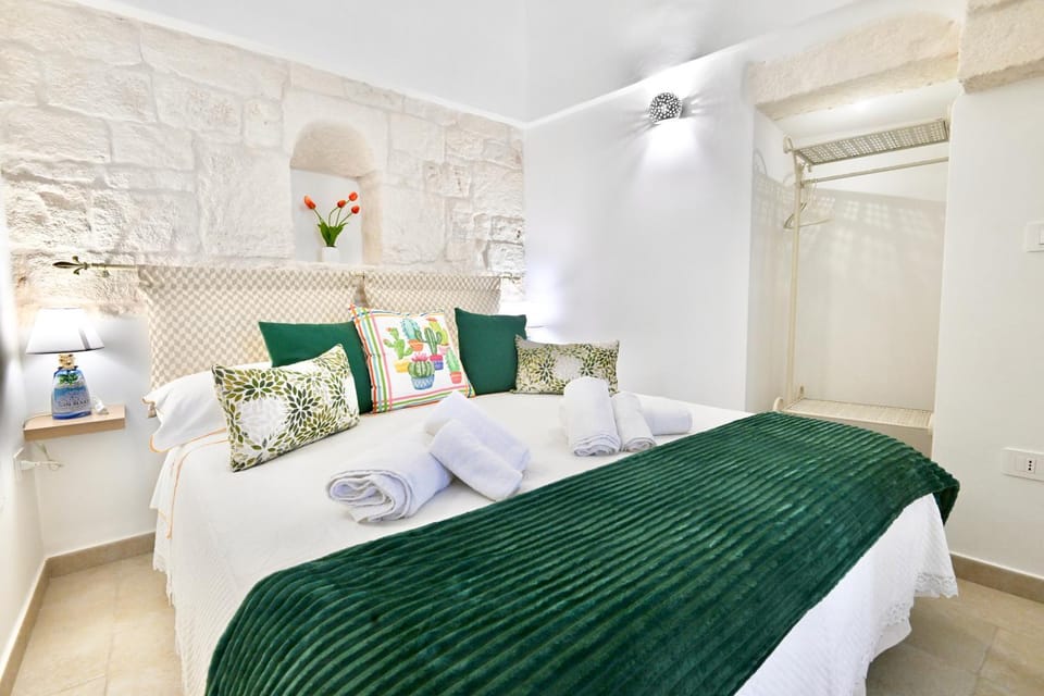 Bed, Photo of the whole room, Bedroom, towels, wardrobe