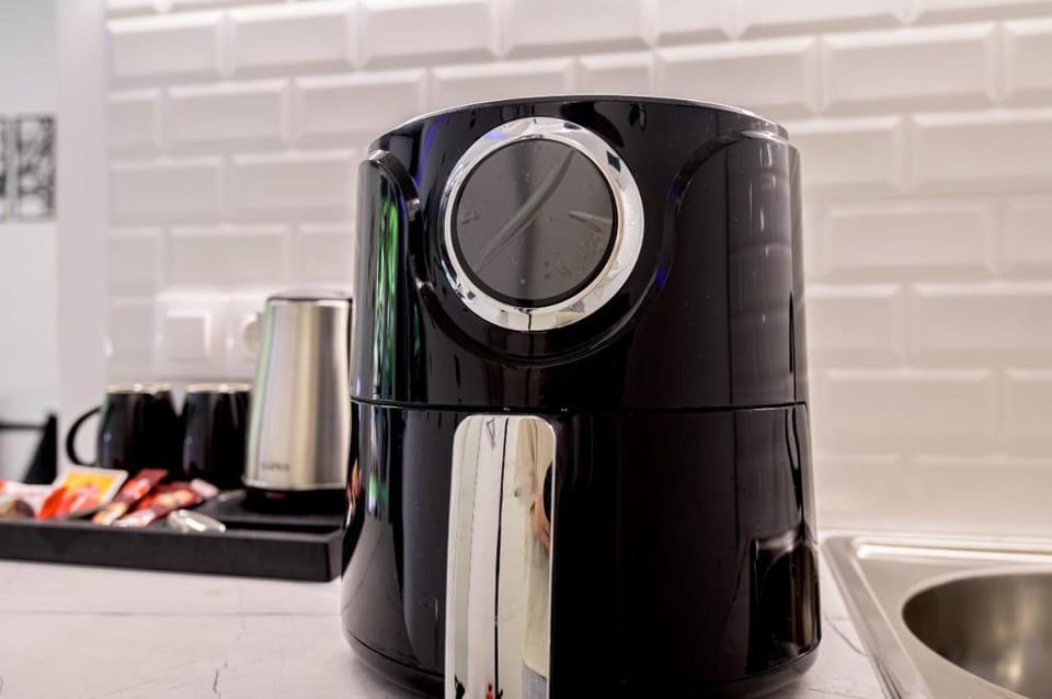 Coffee/tea facilities, toaster
