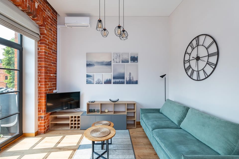 TV and multimedia, Living room, Seating area, air conditioner