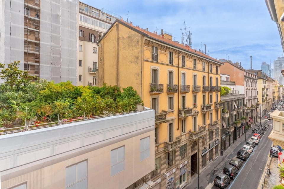 Neighbourhood, City view, Street view, Location