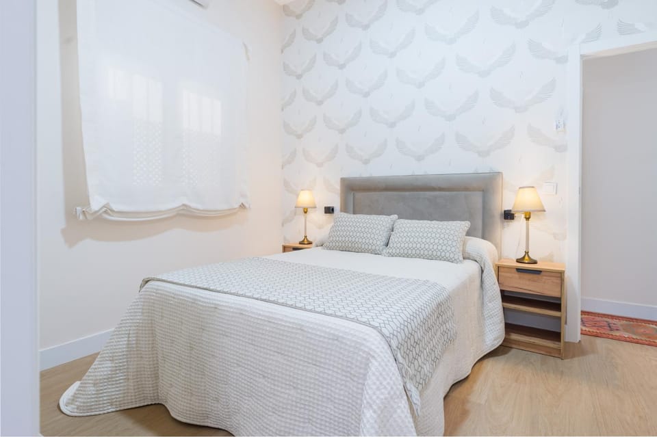 Bed, Photo of the whole room, Bedroom