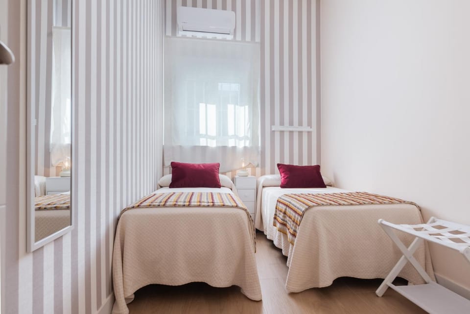 Bed, Bedroom, air conditioner