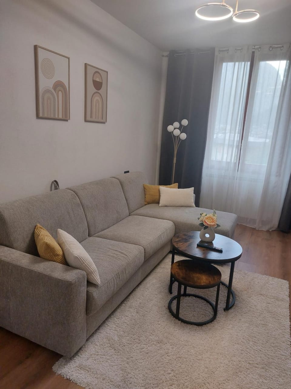 SUNSHINE- 2 minutes walk to Bernina Express Apartment in Province of Brescia
