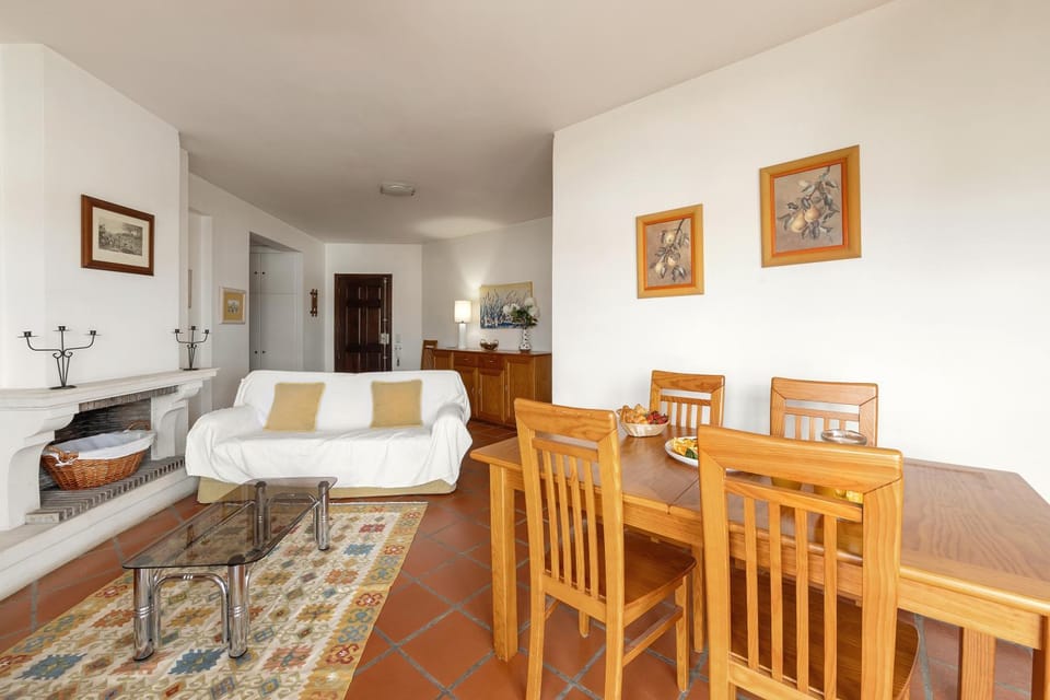Living room, Decorative detail, Seating area