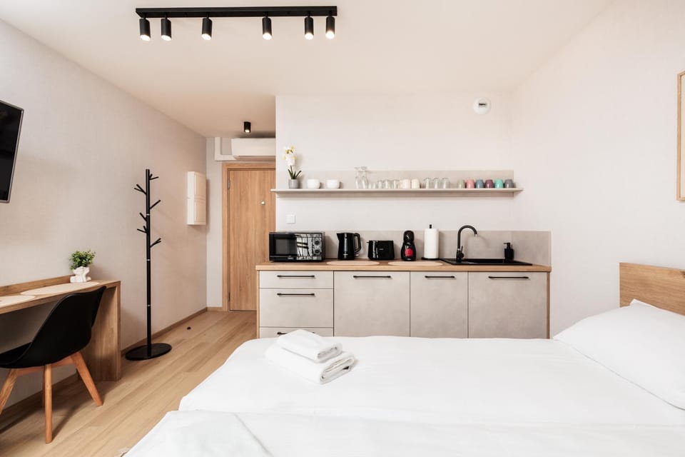 Bed, Kitchen or kitchenette, Photo of the whole room
