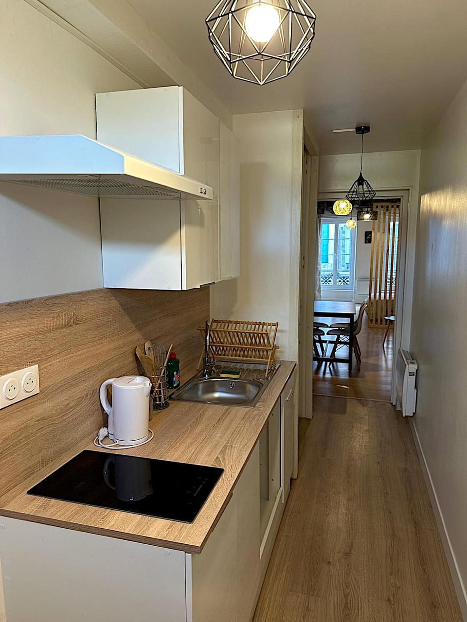 Coffee/tea facilities, Kitchen or kitchenette, stove, toaster, kitchen