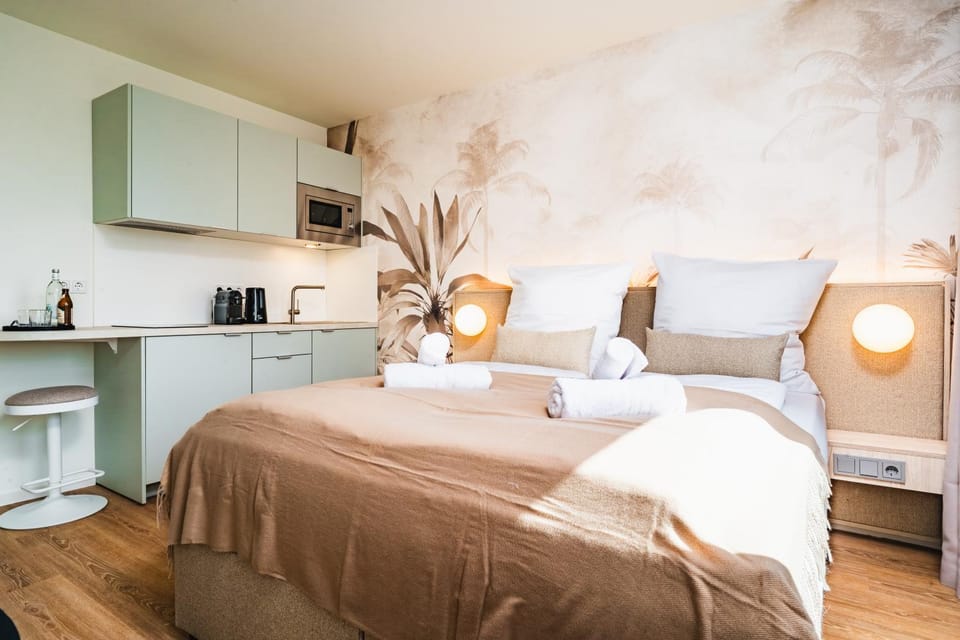 Bed, Kitchen or kitchenette, Photo of the whole room, Bedroom