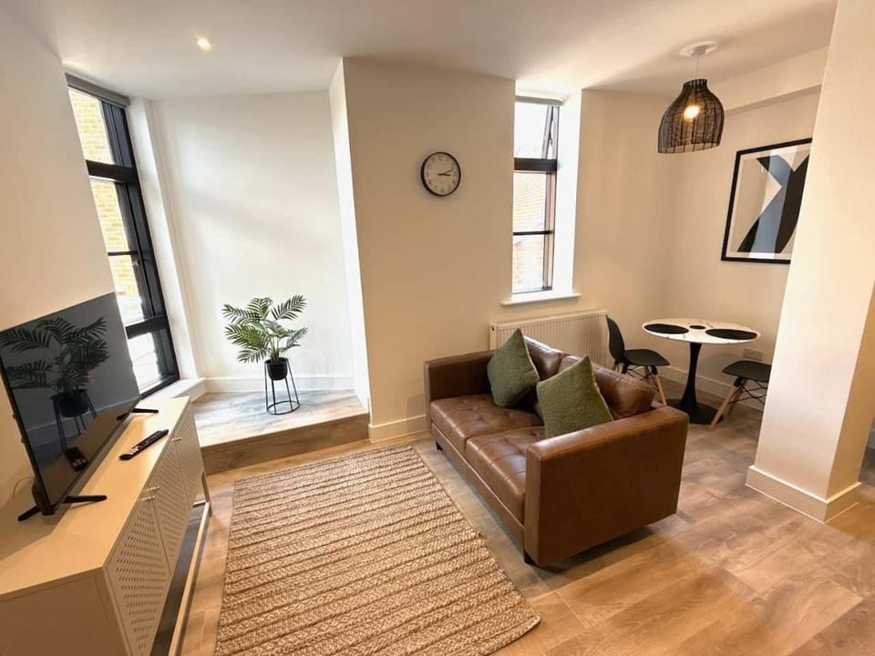 Communal lounge/ TV room, TV and multimedia, Living room, Seating area