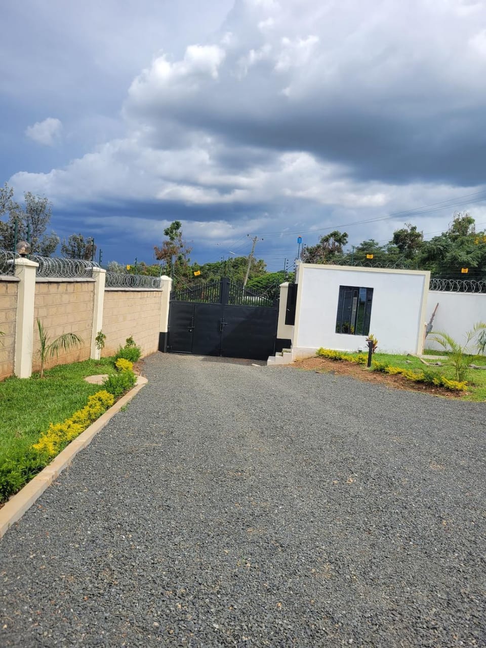 Property building, Facade/entrance, Parking