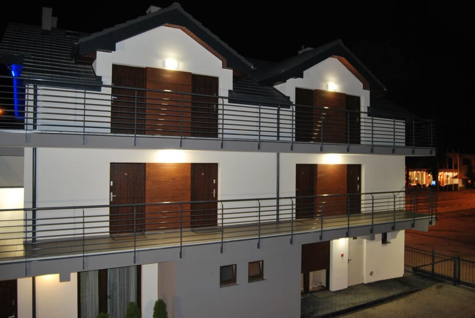 Facade/entrance, Night, Summer, Balcony/Terrace, Floor plan, Street view