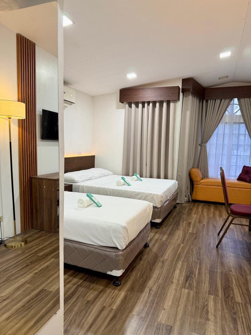 Yuhum Bed & Breakfast - Villamonte Bed and Breakfast in Bacolod