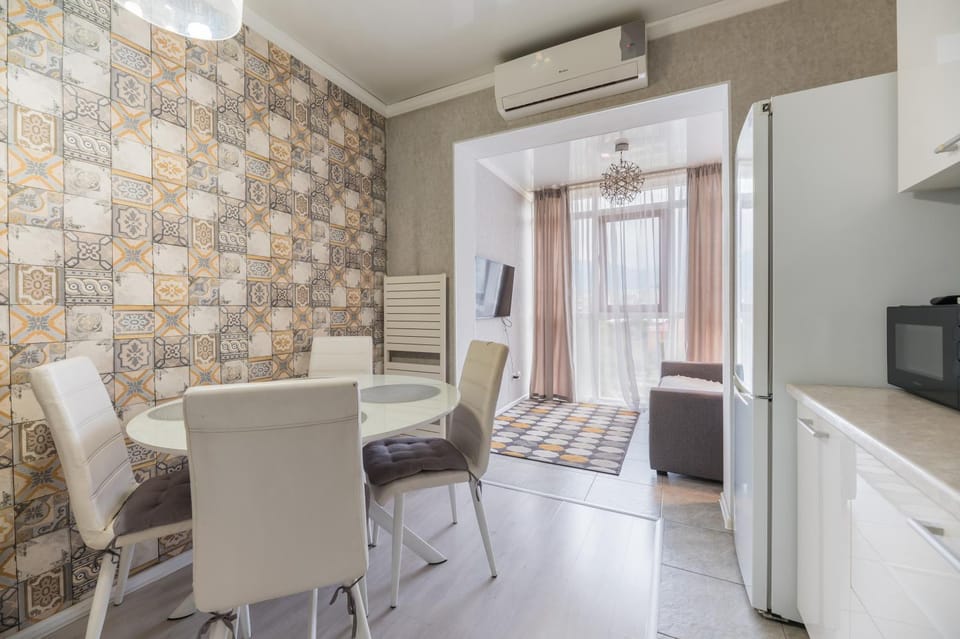 Dining area, kitchen, air conditioner