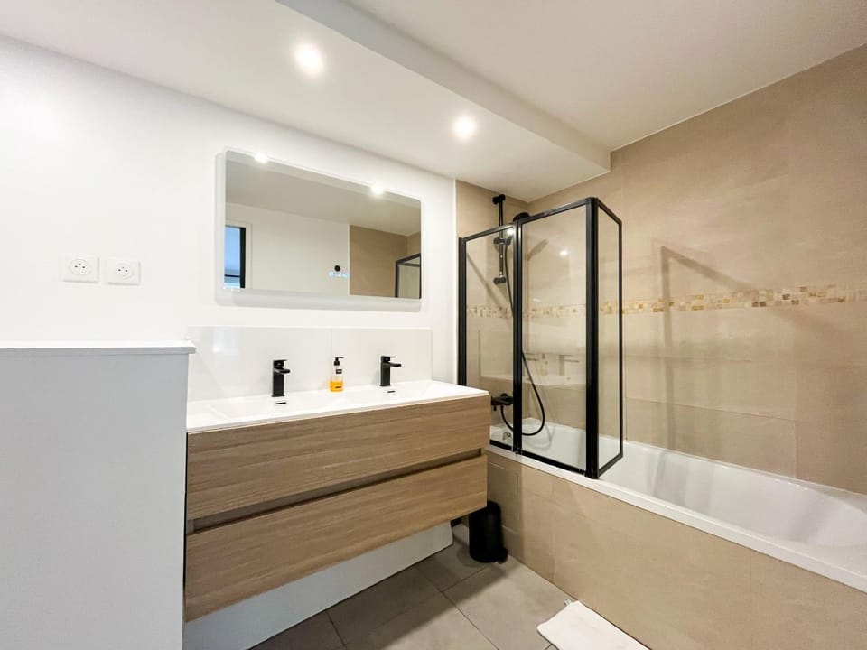 Urban Flat 194 - Cosy 3 Bedroom Opera Grands Boulevards Apartment in Paris
